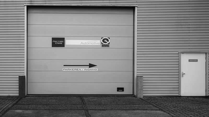 como se escribe garage o garaje