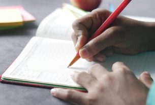 como se escribe recoger o recojer