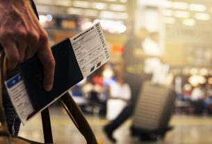 Se puede viajar estando de baja