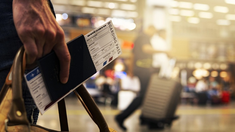 Se puede viajar estando de baja